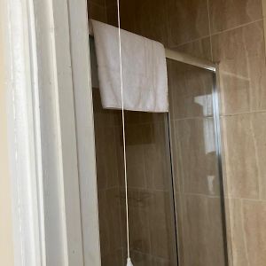 Deluxe Double Room Shower